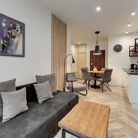 Aura III Apartments & Free Parking By Downtown Apartments กดัญสก์ ภายนอก รูปภาพ